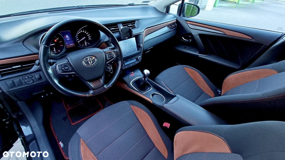 Toyota Avensis 1.8 Premium - 10