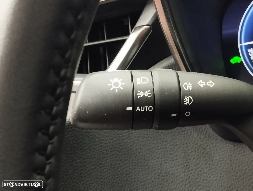 Toyota Corolla 1.8 Hybrid Comfort - 19