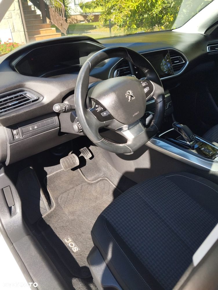 Peugeot 308 - 10