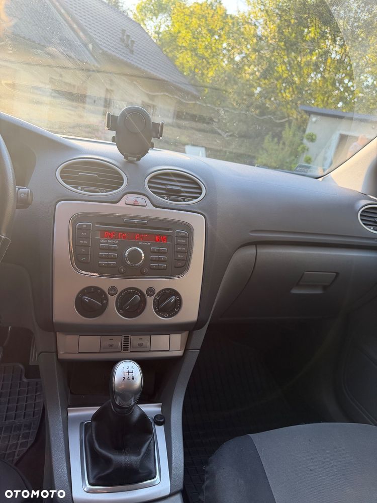 Ford Focus 1.6 Ambiente - 8