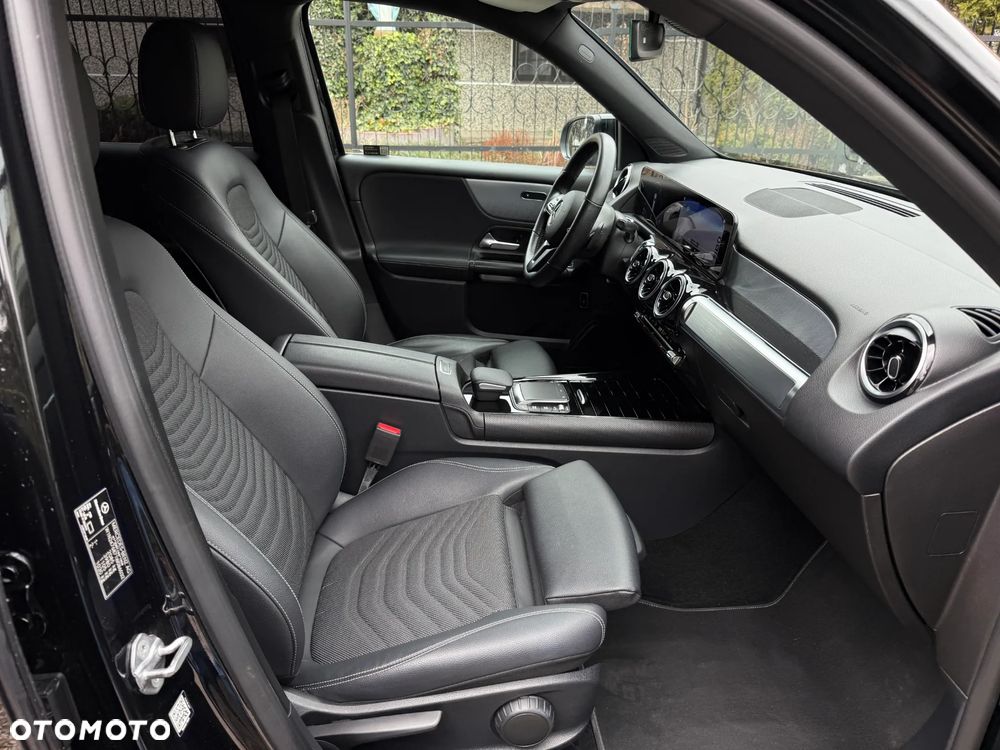 Mercedes-Benz GLB 200 7G-DCT - 15