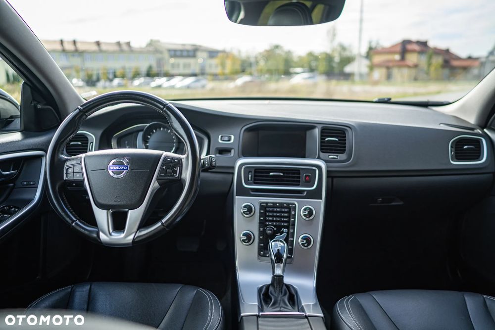 Volvo V60 T5 Drive-E R-Design Momentum - 13