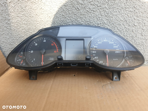 LICZNIK ZEGAR EU 8R0920930K AUDI Q5