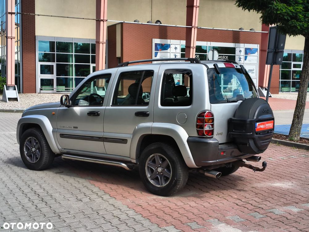 Jeep Cherokee - 4