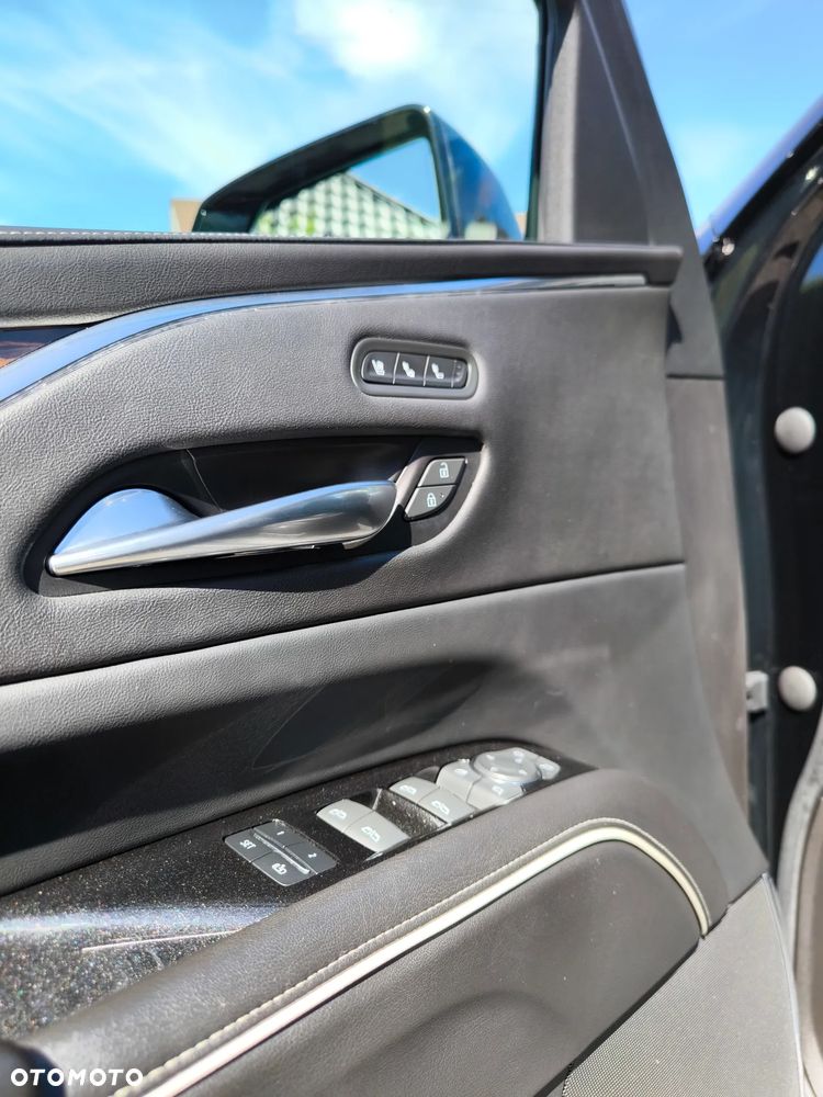 Cadillac Escalade - 16