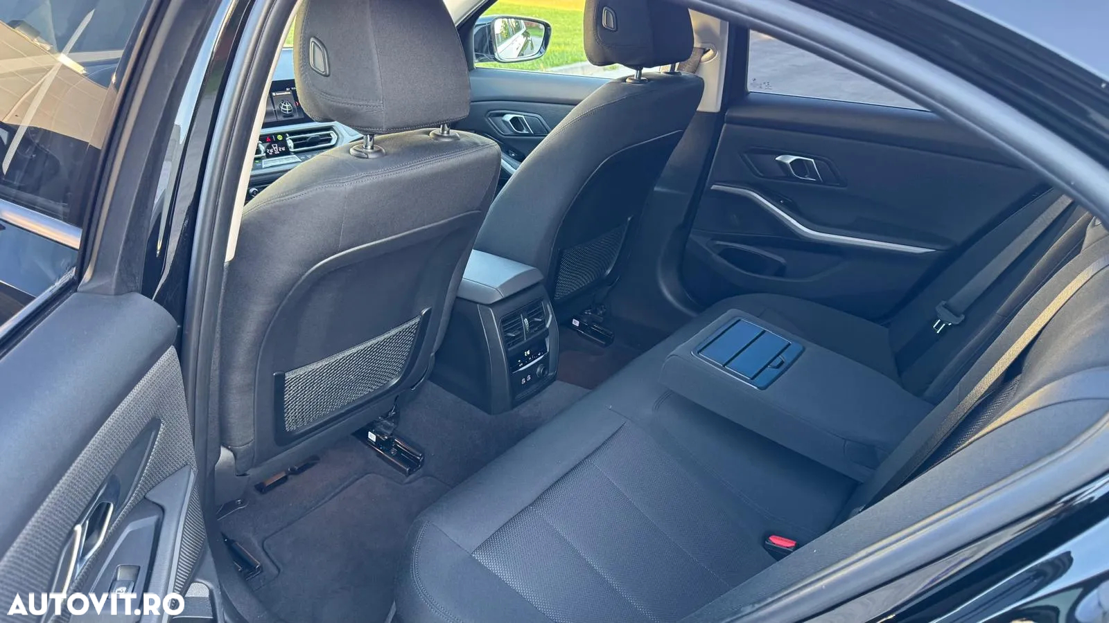 BMW Seria 3 320i Aut. Luxury Line - 16