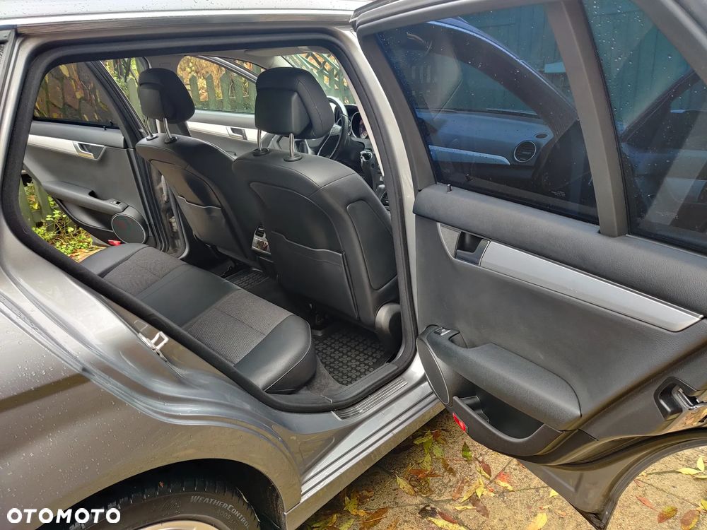 Mercedes-Benz Klasa C 250 T (BlueEFFICIENCY) 7G-TRONIC Avantgarde - 19