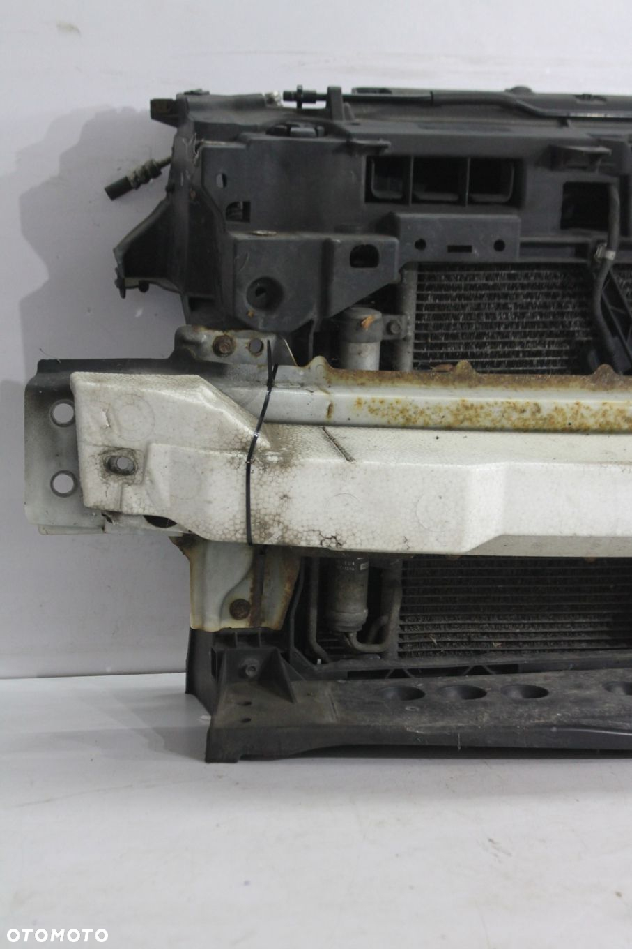 PAS PRZEDNI CHŁODNICE KOMPLET MAZDA 3 II BL 2.2D - 4
