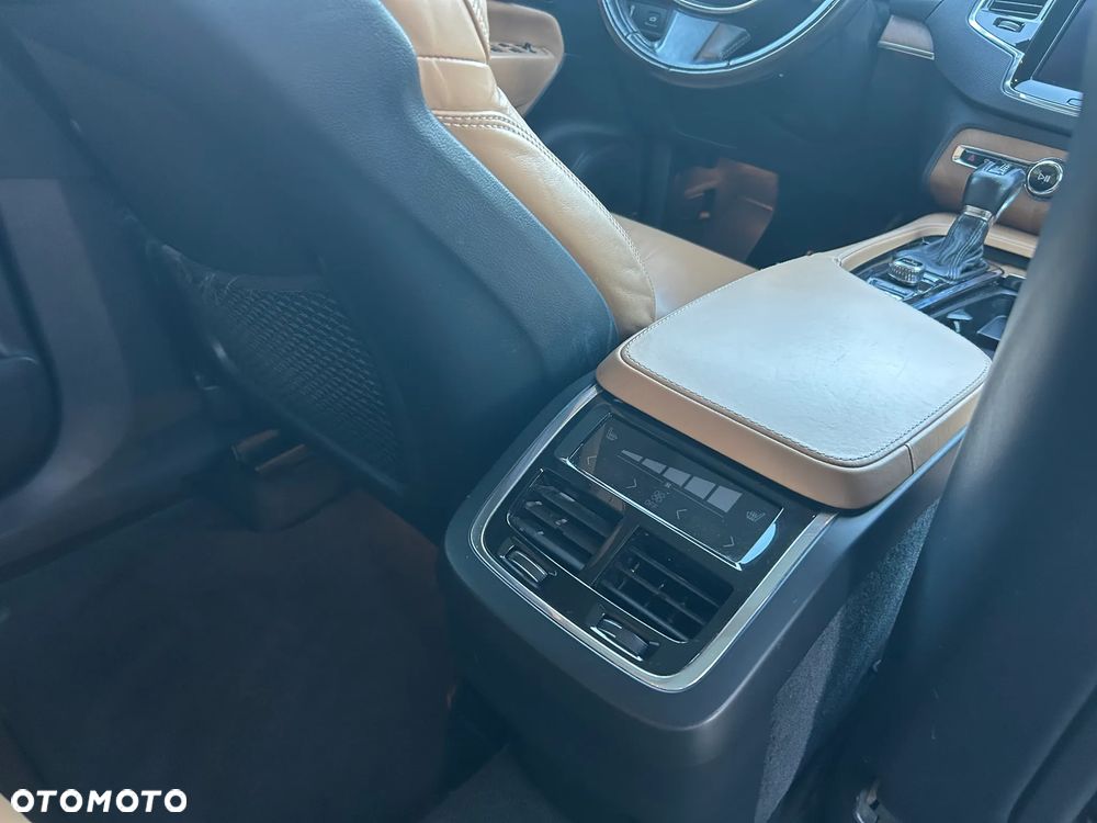 Volvo XC 90 - 22