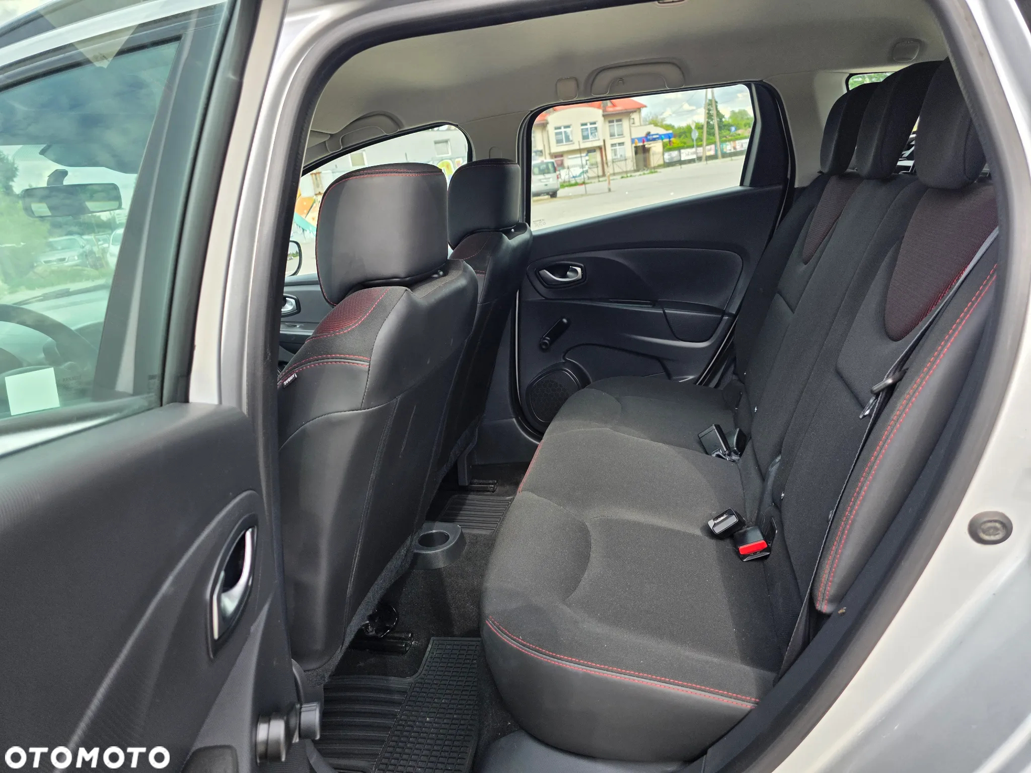 Renault Clio 1.2 16V 75 Expression - 17