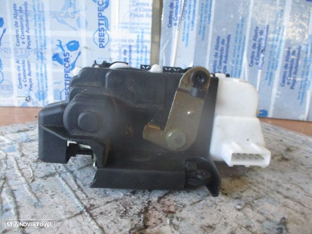 Fecho 5282C PEUGEOT 607 2004 2.2 HDI 133CV 4P AZUL TD 5 PINOS - 2