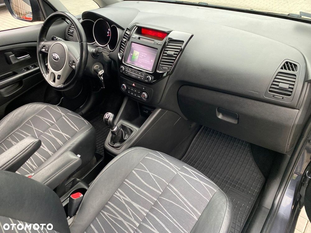 Kia Venga - 16