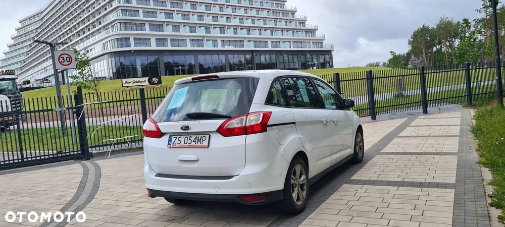 Ford Grand C-MAX - 3