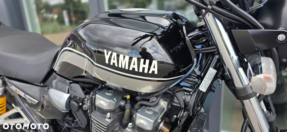 Yamaha XJR - 9