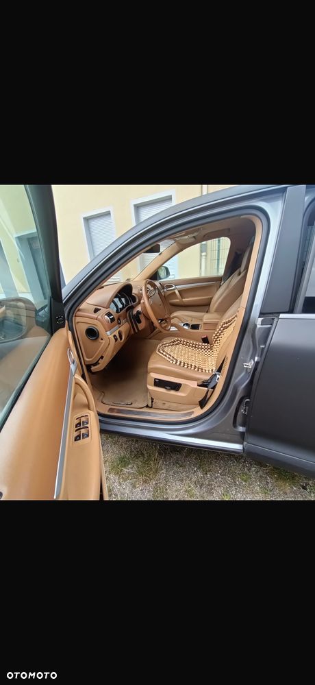 Porsche Cayenne - 10