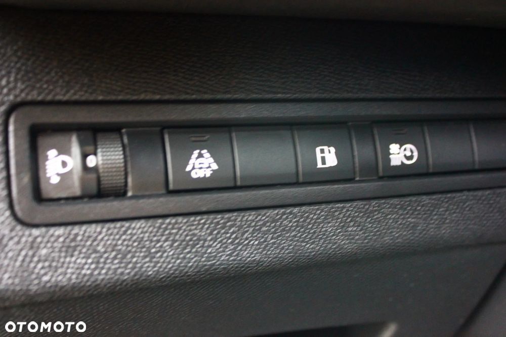 Peugeot 3008 225 e-EAT8 Allure - 28