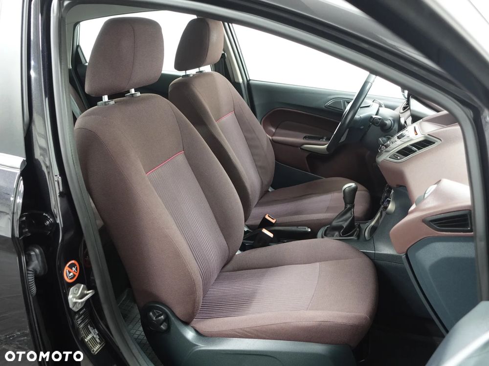 Ford Fiesta 1.25 Celebration - 26