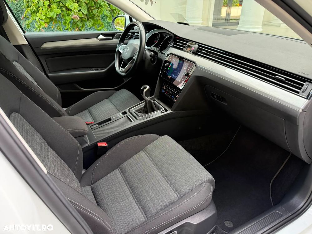 Volkswagen Passat 2.0 TDI SCR Business - 4