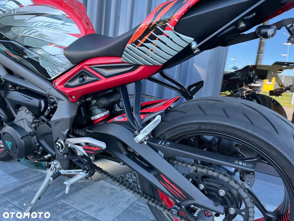 Triumph Street Triple - 9