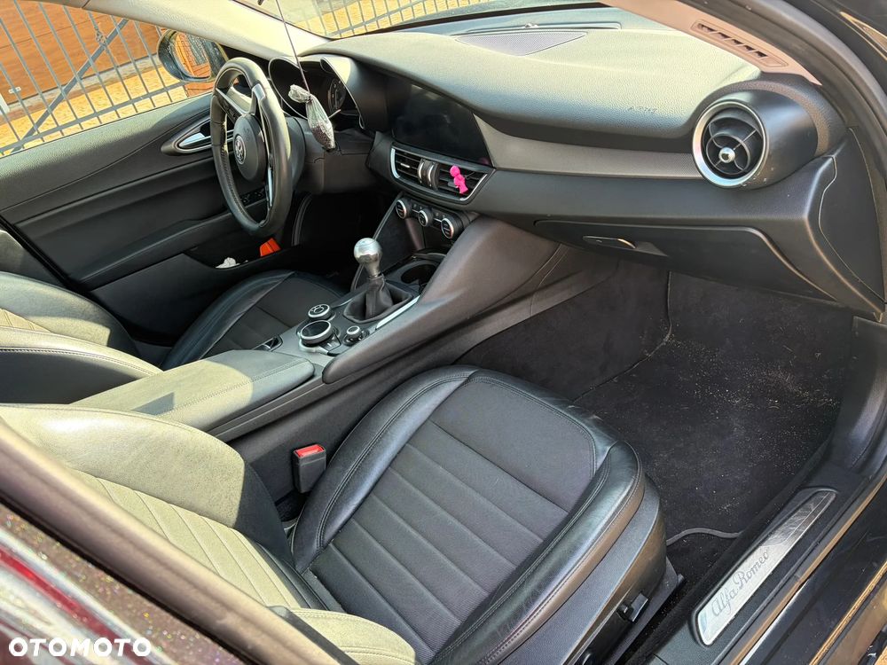 Alfa Romeo Giulia - 12