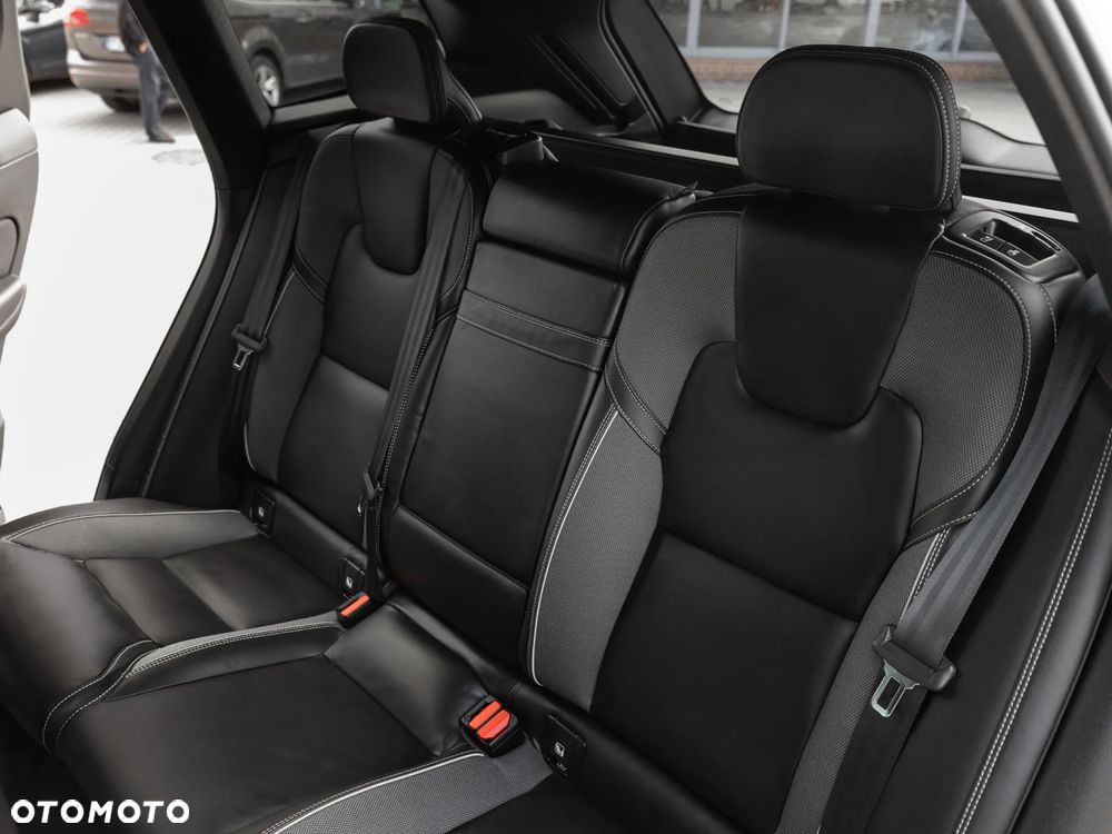 Volvo XC 60 - 25