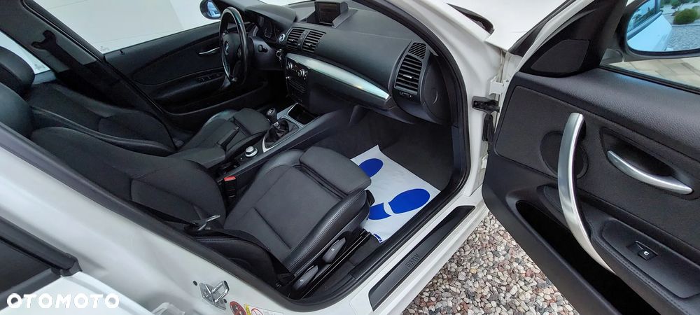 BMW Seria 1 120d - 27