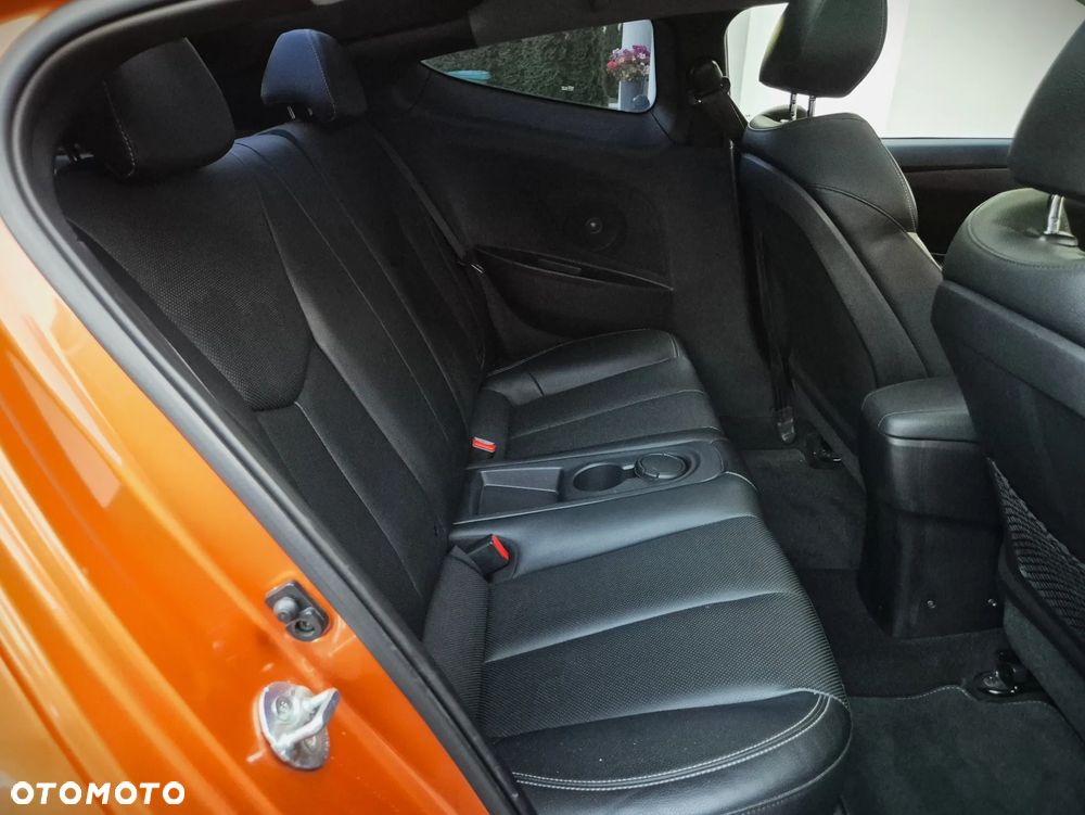 Hyundai Veloster 1.6 Turbo Premium - 32