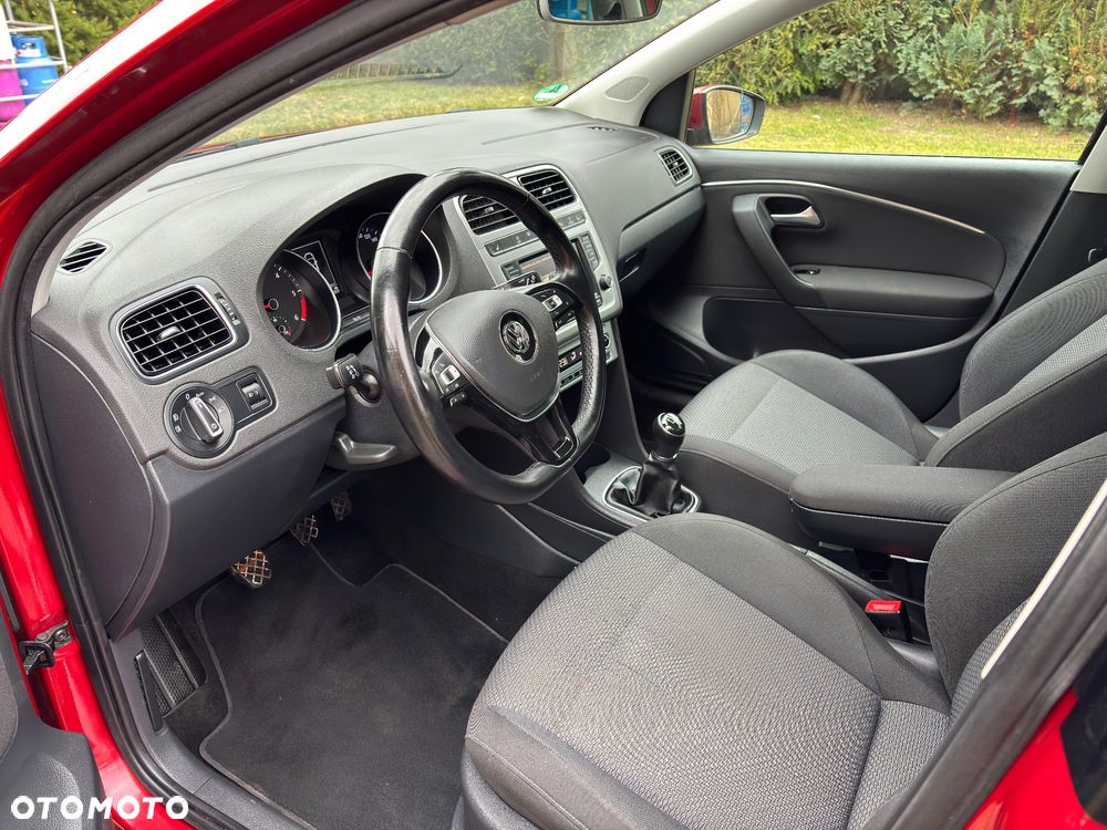 Volkswagen Polo 1.6 TDI Highline - 23