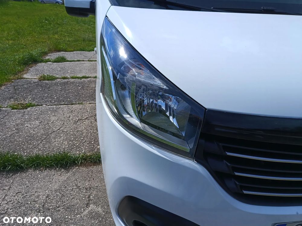 Renault Trafic L2H1 1.6 diesel 125kM 2018rok WEBASTO, CZUJNIKI PARKOWANIA, HAK, BAGAŻNIK DACHOWY, STAN BARDZO DOBRY! - 18