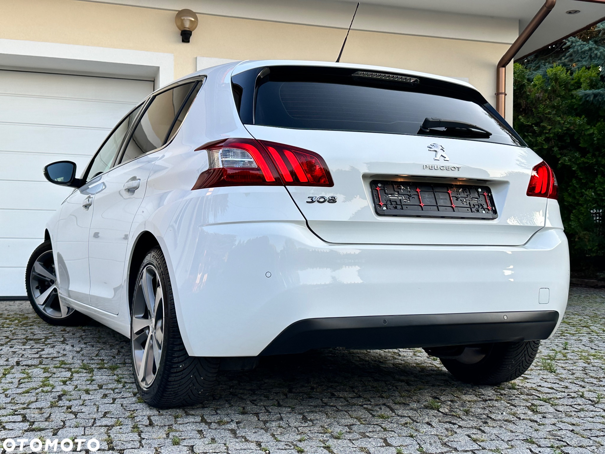 Peugeot 308 SW e-HDi FAP 115 Stop&Start Business Line Niveau 1 - 9