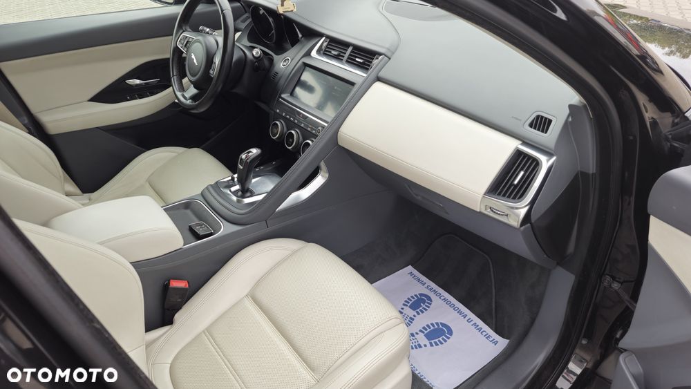 Jaguar E-Pace D150 AWD SE - 11
