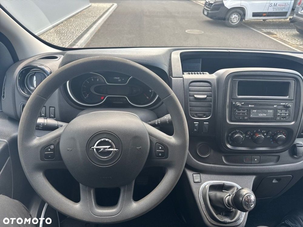 Opel Vivaro - 8