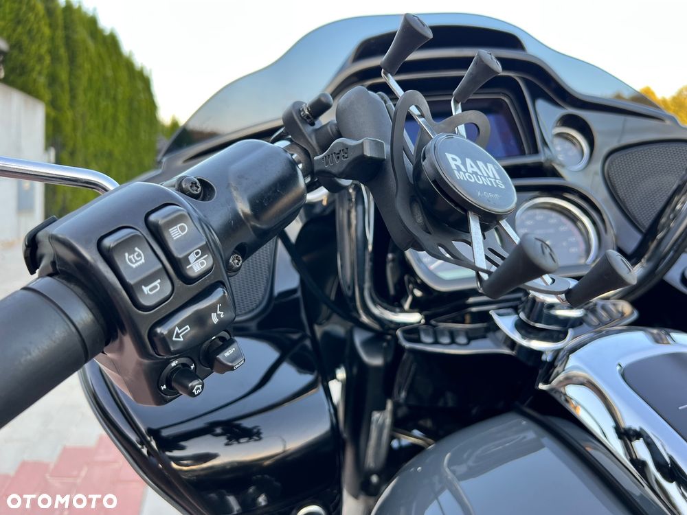 Harley-Davidson Touring Road Glide - 17