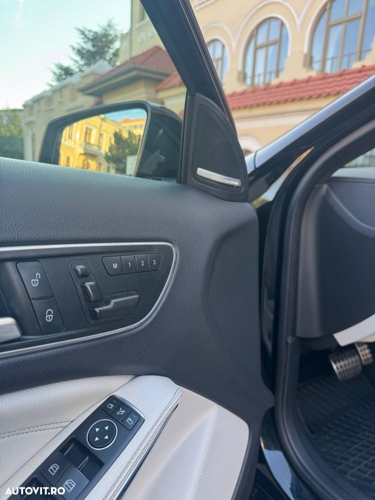 Mercedes-Benz GLA - 14
