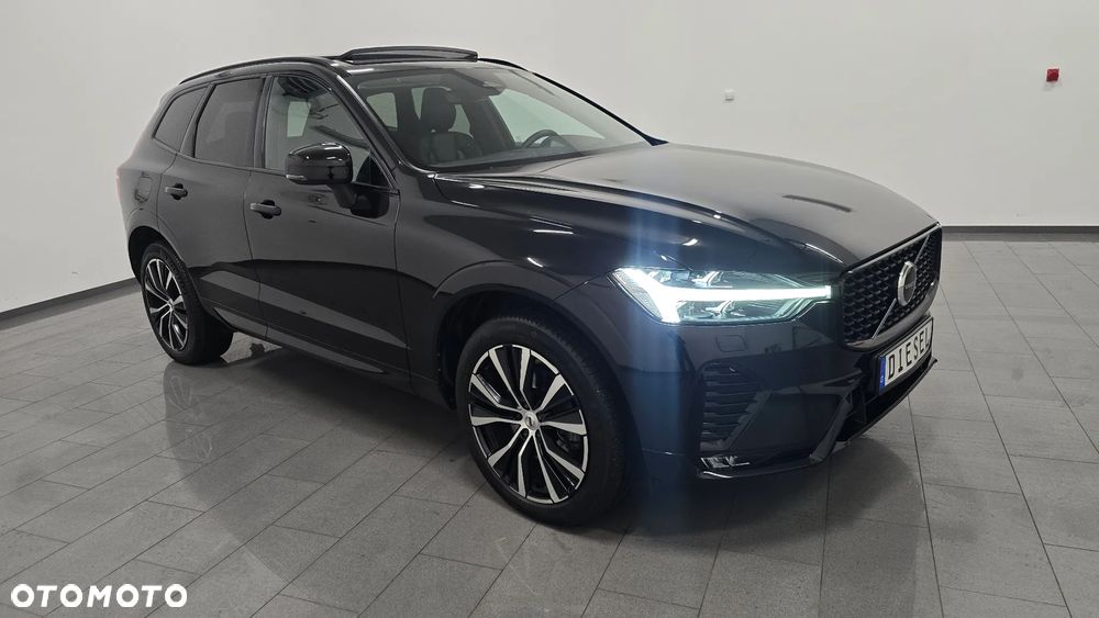 Volvo XC 60 B5 D AWD Ultimate Dark - 2