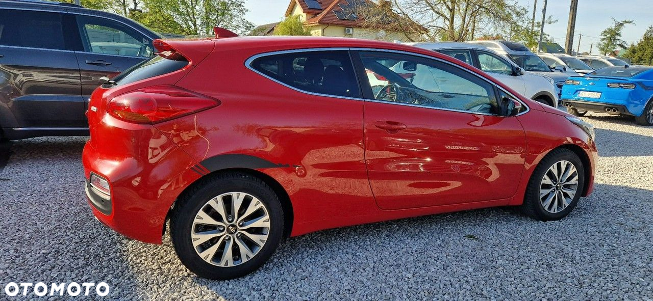 Kia ProCeed - 10