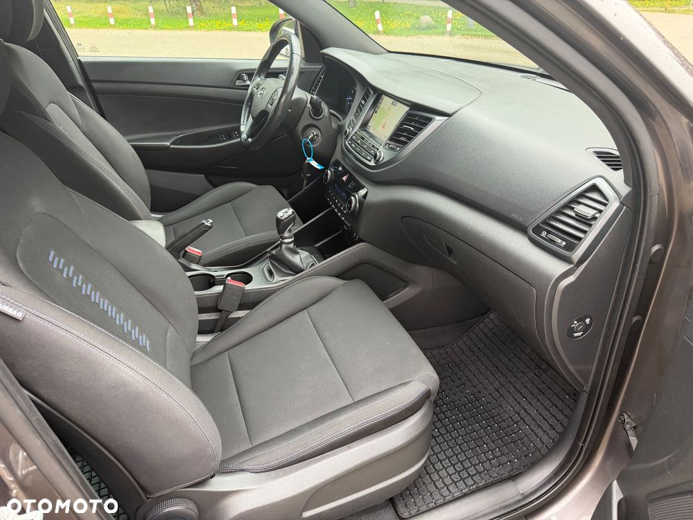 Hyundai Tucson 1.6 GDI BlueDrive GO 2WD - 11