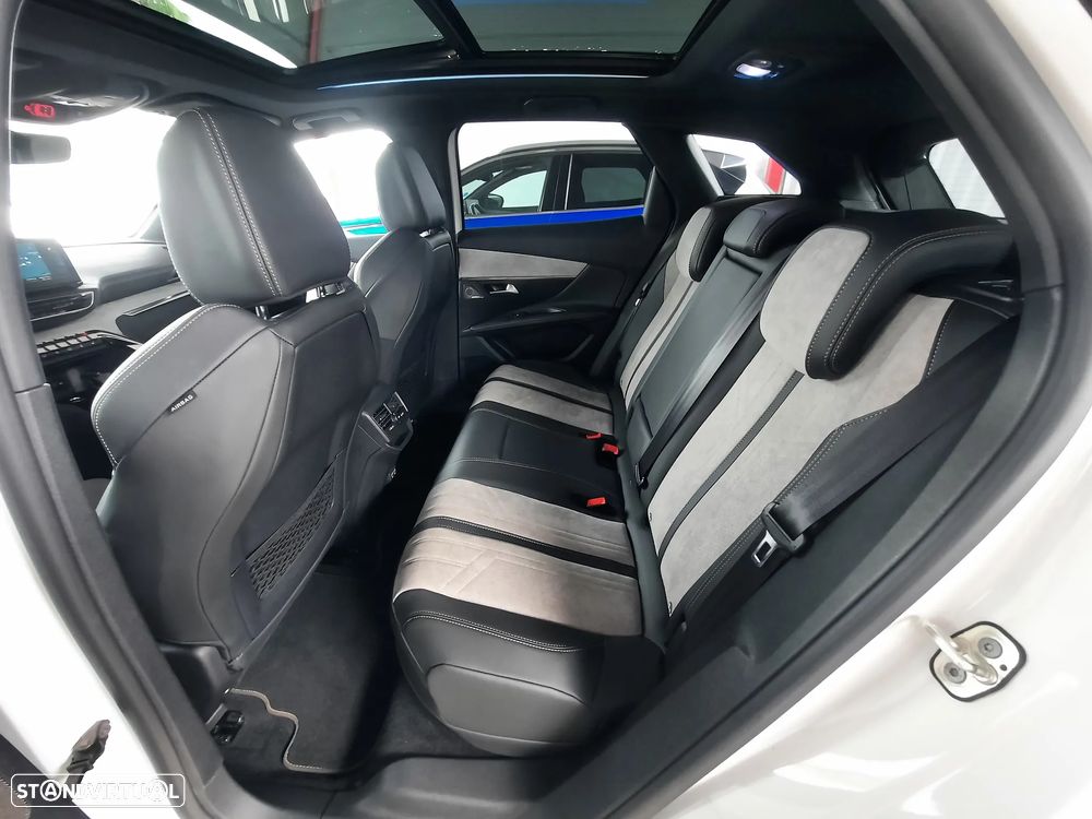 Peugeot 3008 1.6 Hybrid4 GT Line e-EAT8 - 36