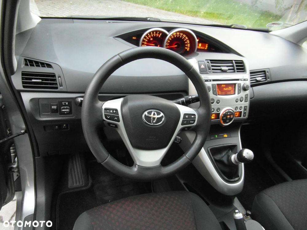 Toyota Verso 1.8 7-Sitzer Edition S - 23