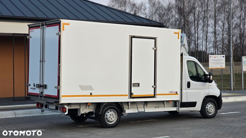 Fiat DUCATO MAXI ❗️DUŻY KONTENER / IZOTERMA 8EP MRAUTO / PODUSZKI PNEUMATYCZNE / SALON POLSKA / 1 WŁ / PO DUŻYM SERWISIE / TEMPOMAT / NAVI / PODUSZKI PNEUMATYCZNE / JAK NOWY ❗️❗️ - 18