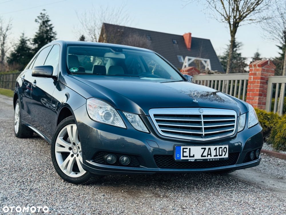 Mercedes-Benz Klasa E 200 BlueEFFICIENCY 7G-TRONIC Elegance - 3