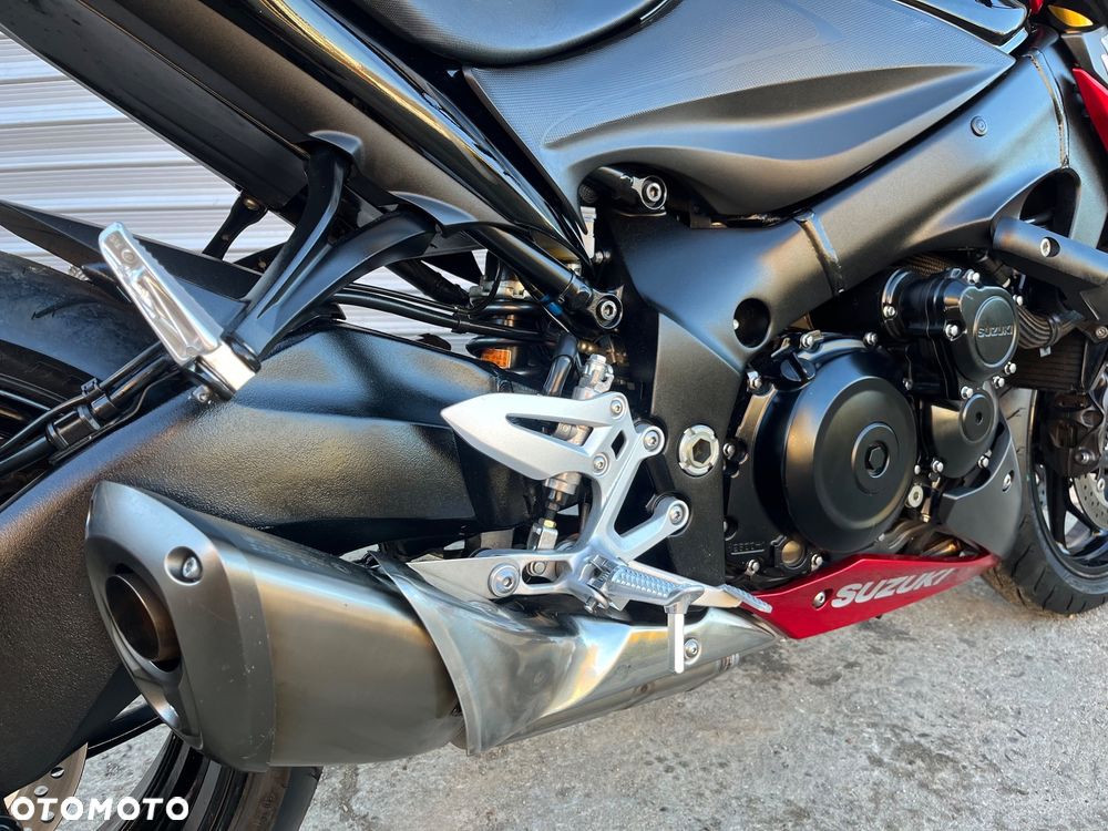Suzuki GSX 1000 - 13