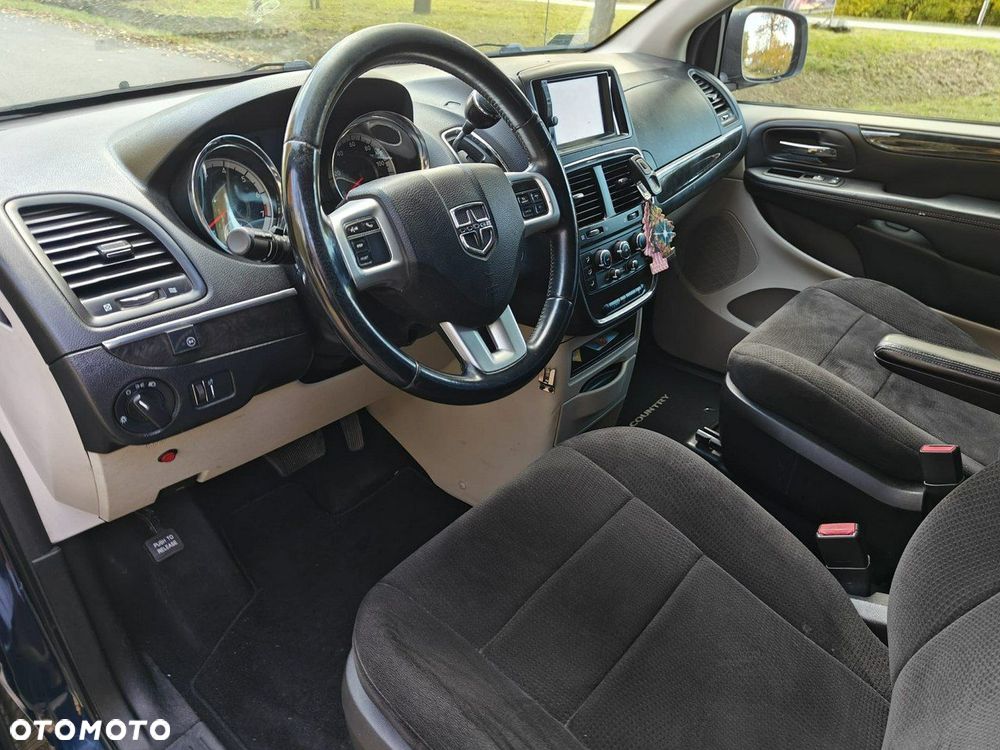 Dodge Grand Caravan - 9
