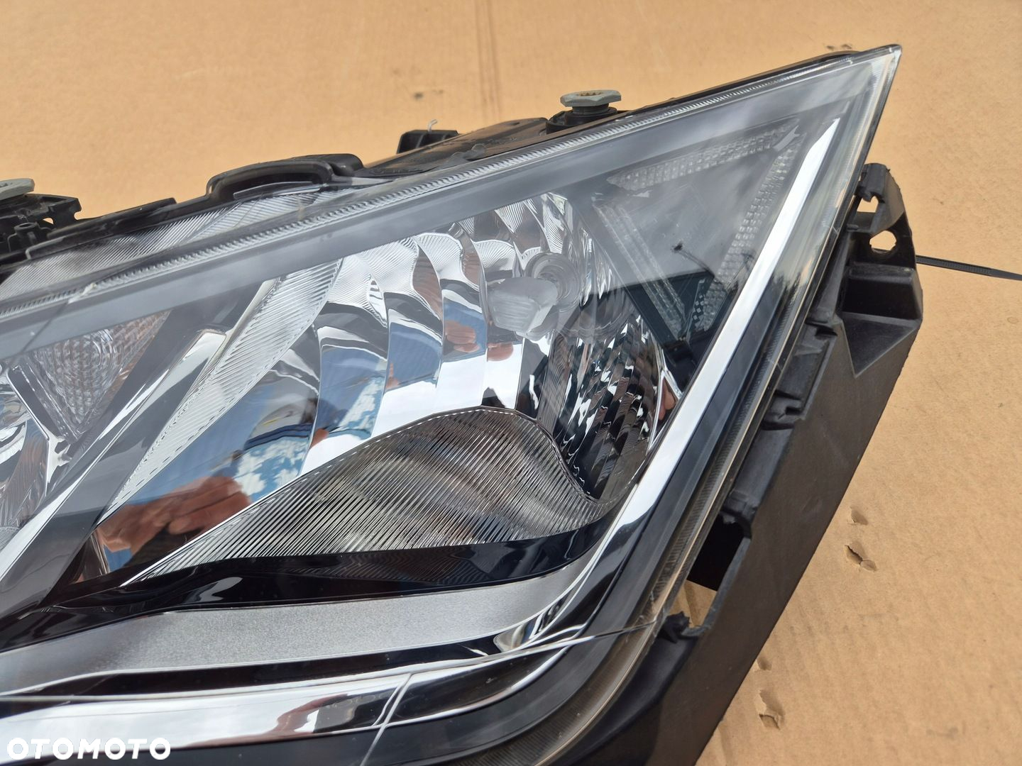 Seat Leon 5F lampa lewa.2013-.Halogenowa  LED DRL. - 4