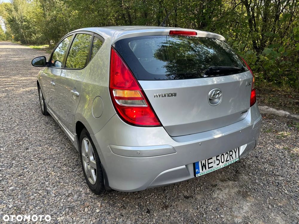 Hyundai i30 1.6 CRDi Comfort EU5 - 3
