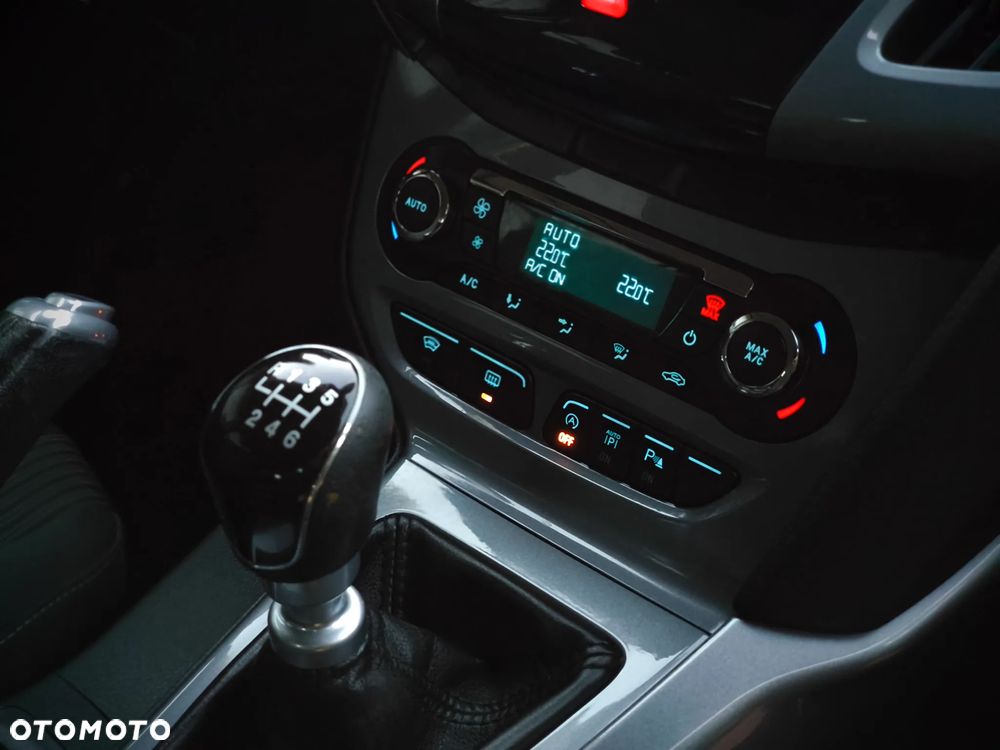 Ford Focus 1.0 EcoBoost Titanium - 17