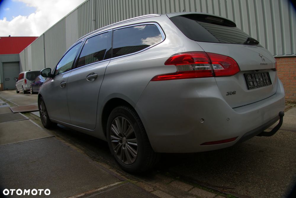 Peugeot 308 1.6 THP Allure - 3