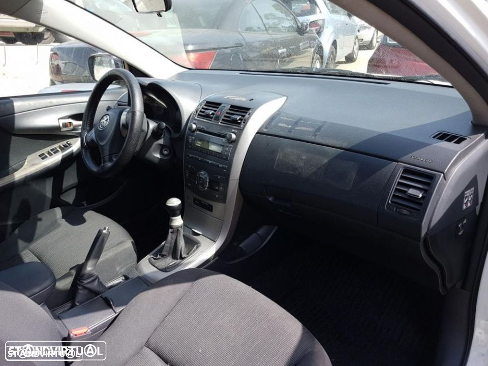 Toyota Corolla 2009 4 portas para peças - 3