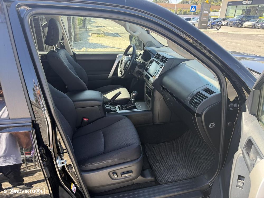 Toyota Land Cruiser Prado - 13