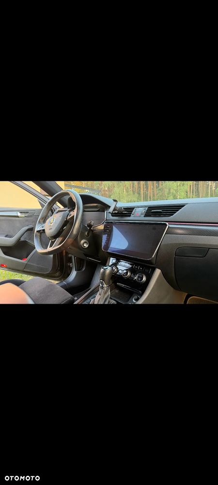 Skoda Superb 2.0 TDI SCR Sportline DSG - 4